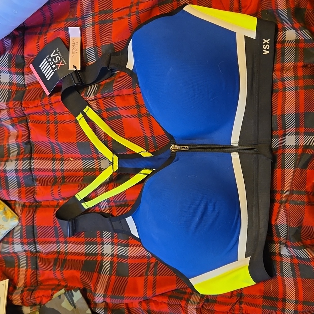 Victoria's Secret incredible sports bra